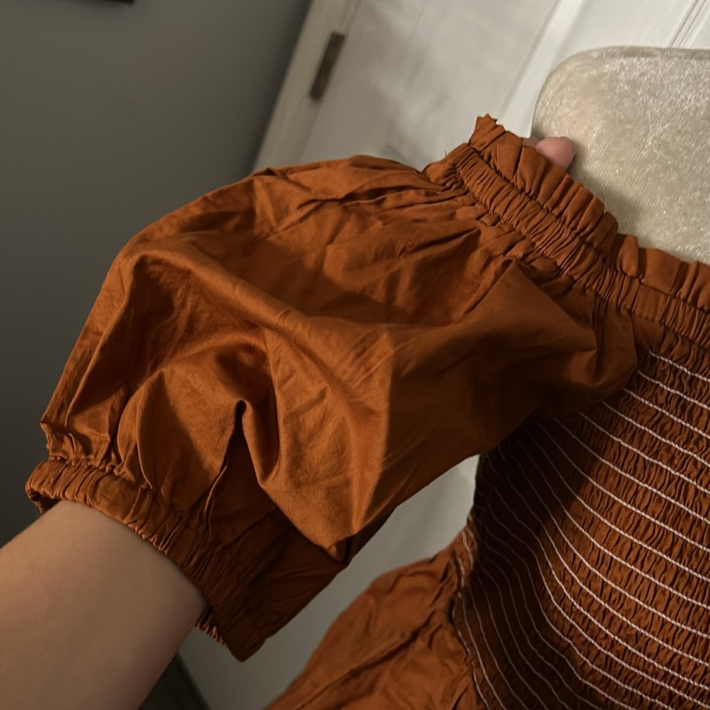 Rusty Colored Stretchy Puffer Sleeve Flowy Top - Picture 5 of 5